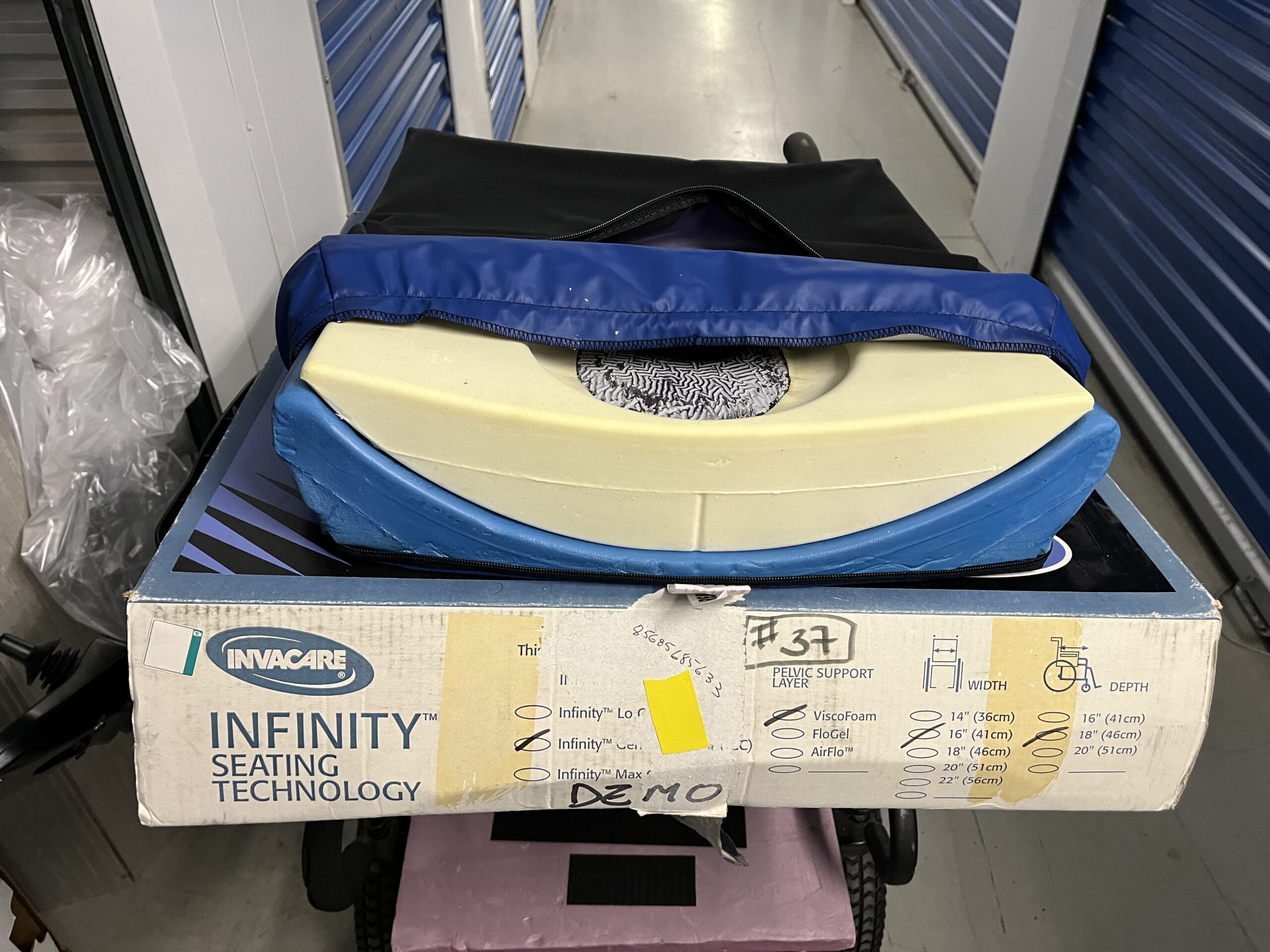 Infinity Gentle Contour ViscoFoam 41cm by 46cm