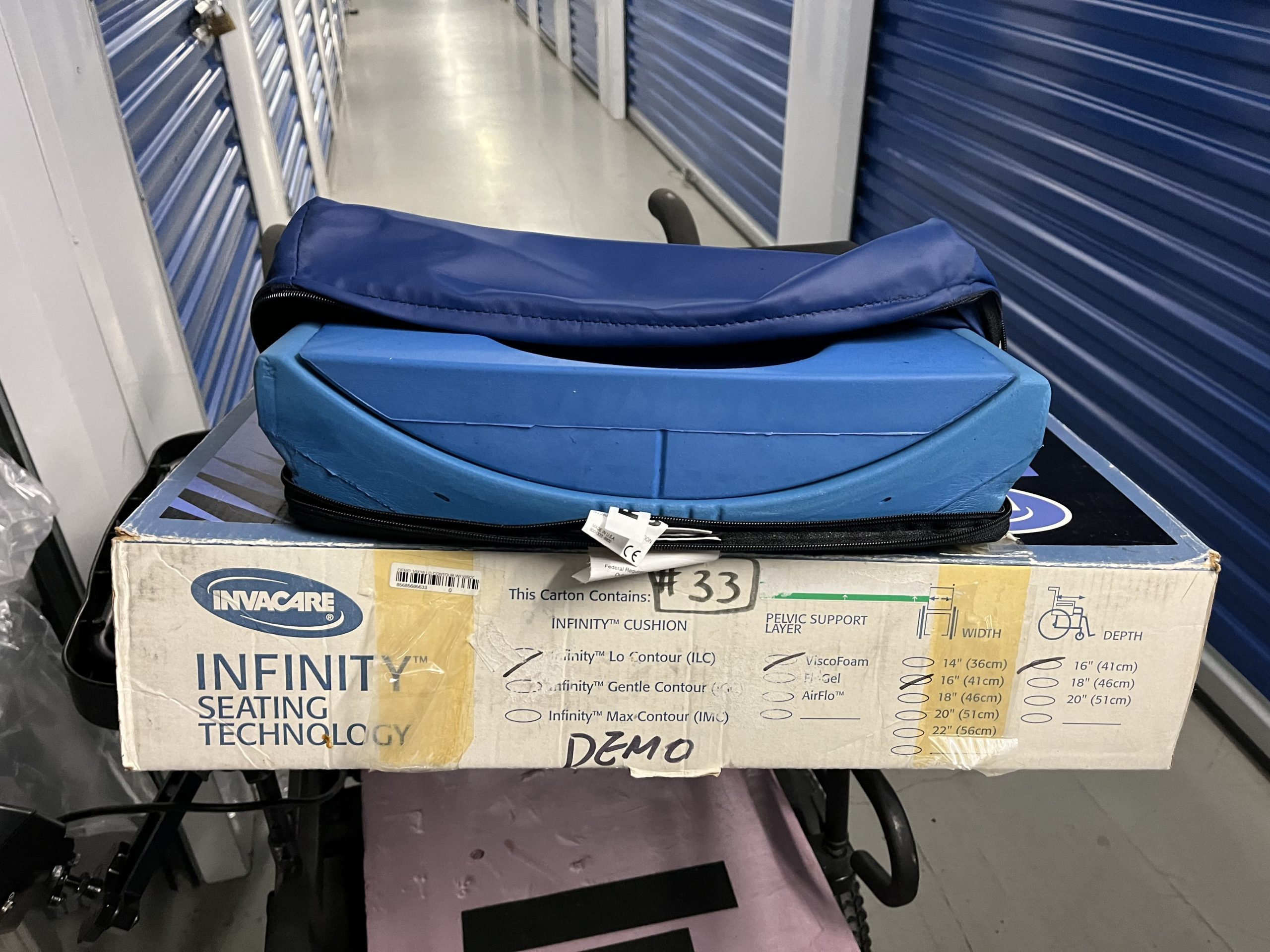 Infinity Lo Contour ViscoFoam 41cm by 41cm